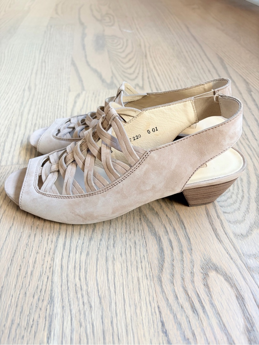 Paul Green Mattie Slingback Kitten Heel Sandals Beige Suede Lattice Pattern